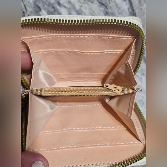 Small Pikachu Wallet - Picture 3 of 3